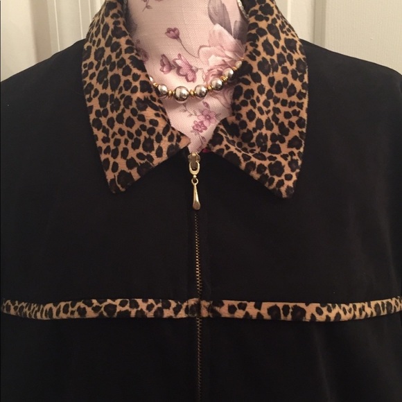 💥💥Host Pick💥💥 Black & Animal Print Jessica Howard Lightweight Jacket - Picture 3 of 4